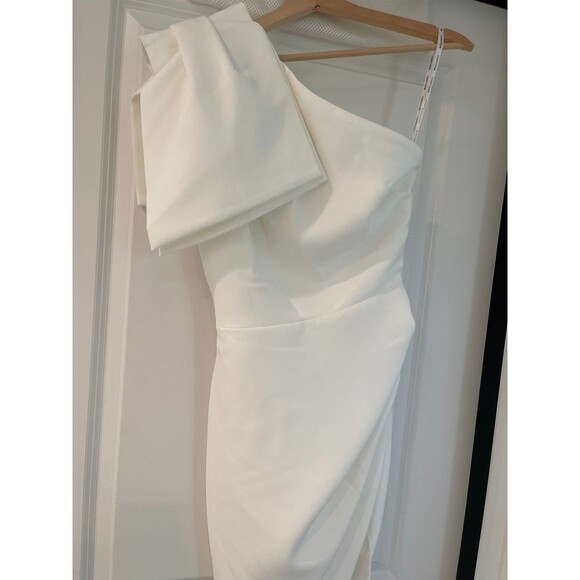Bronx and Banco White Asymmetrical Wedding Dress - Picture 10 of 12